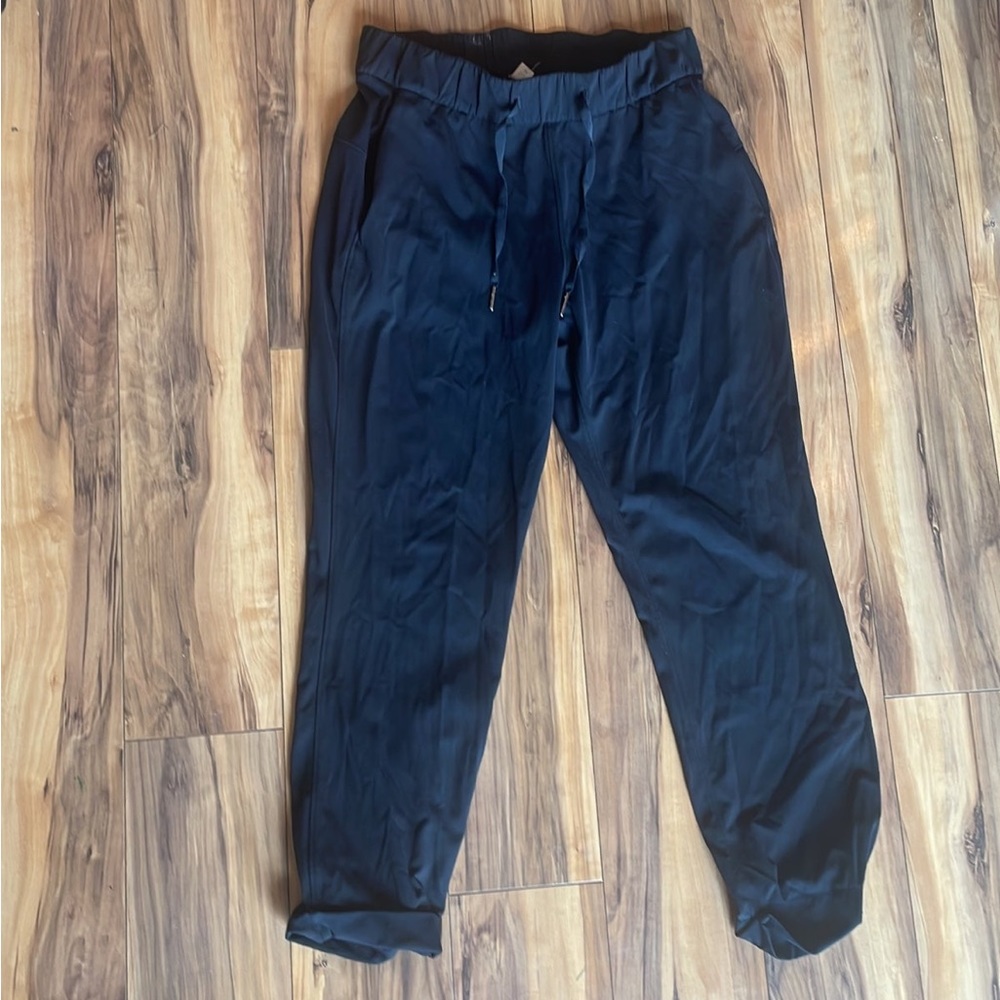 Lululemon on the fly 24” crop pant